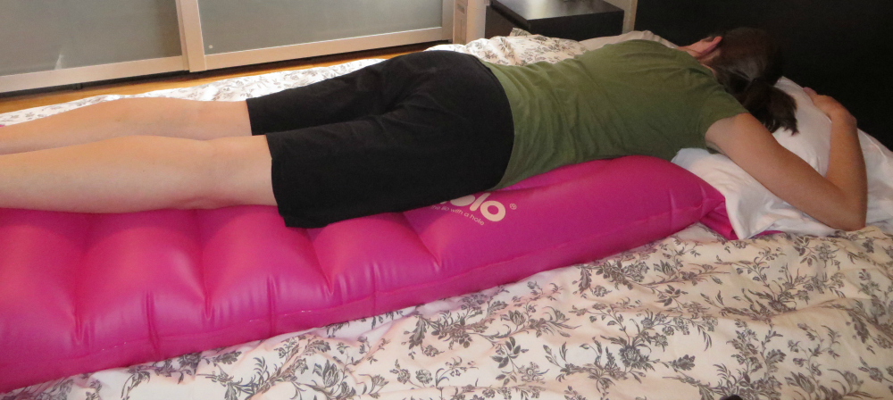 US-Japan Fam reviews Holo - the raft that allows you to lay safely on your belly during pregnancy.