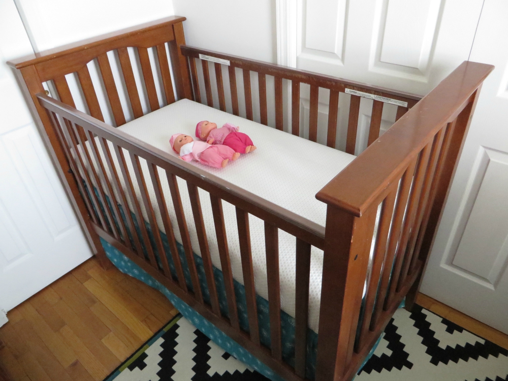 US-Japan Fam reviews Lullaby Earth's Breeze crib mattress