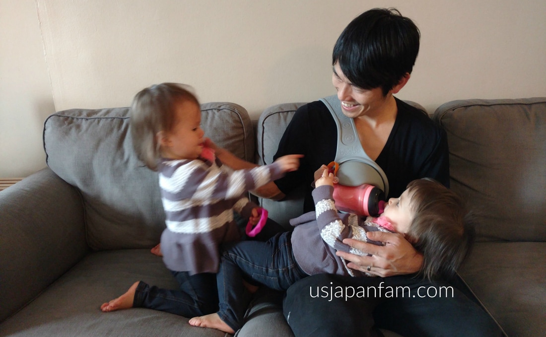US Japan Fam reviews The Beebo for hands-free bottle feeding!